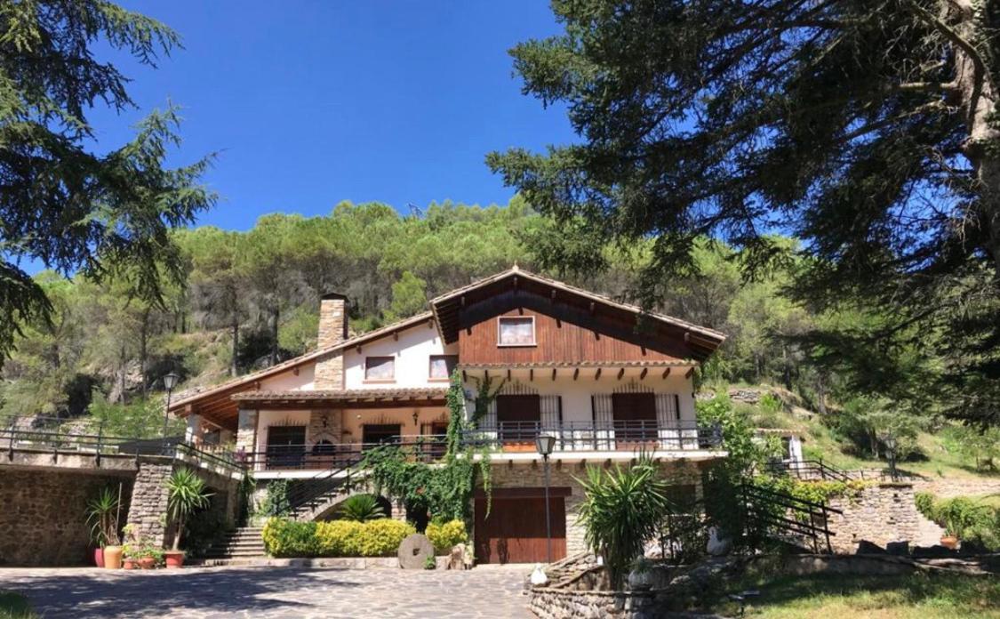 Els Avets De La Muga Bed & Breakfast Sant Llorenc de la Muga Екстериор снимка